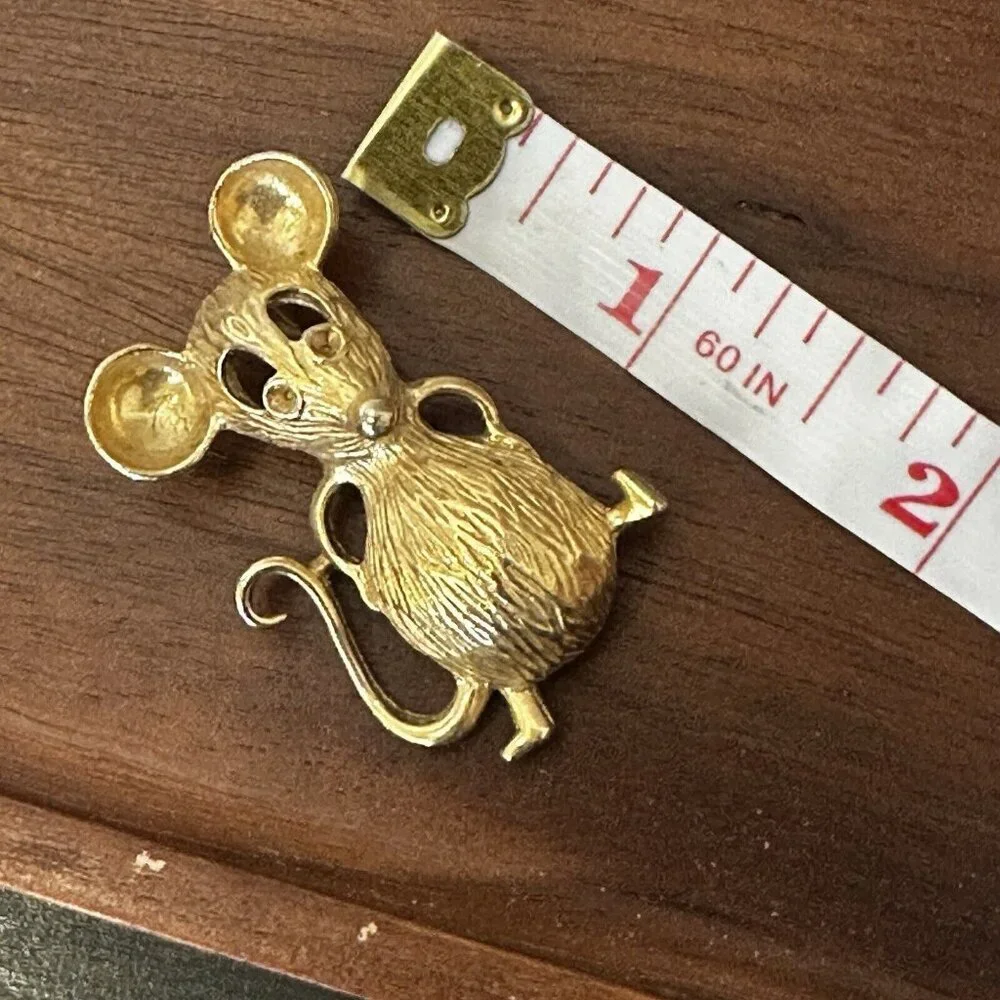 Vintage Gerry's Mouse Brooch 1970s Pin Gold Tone Pendant‎ Signed